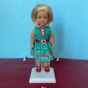Kit Mini Doll + stand + Kit Kittredge set of 3 books